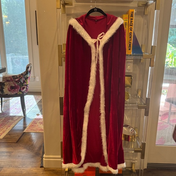 Red Velvet Cape with White Trim - Picture 1 of 4